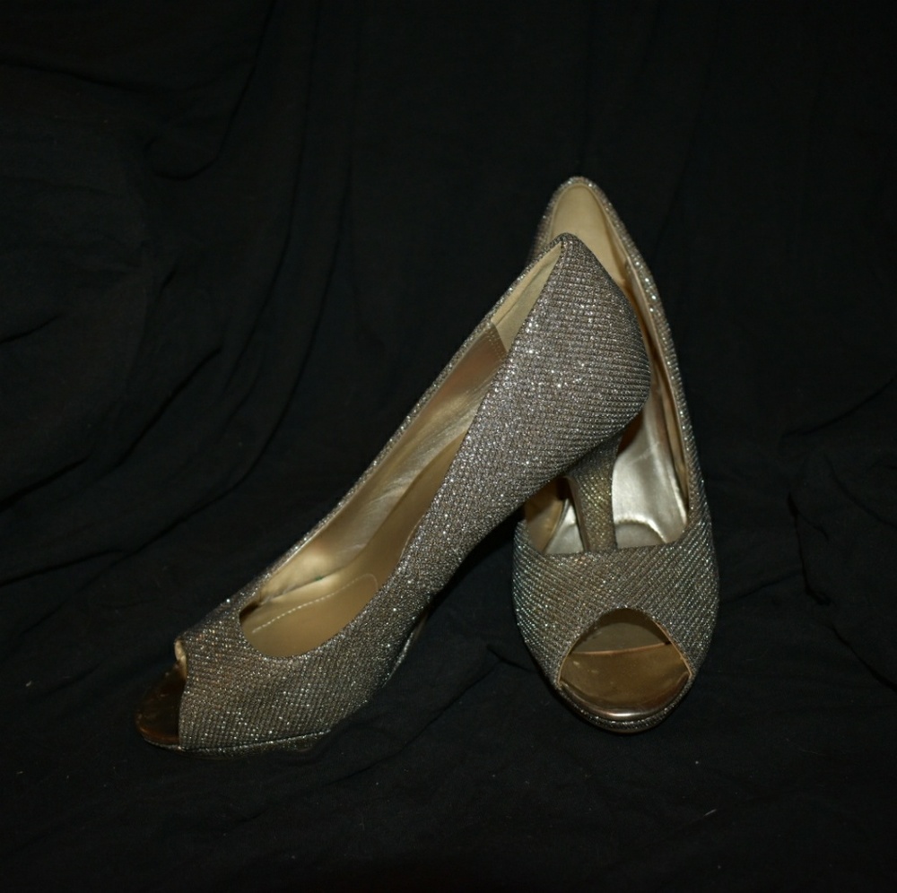 Sparkle high heel shoes